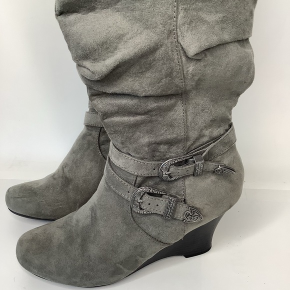 Kohl’s SO Below Knee, Gray Wedge Heeled Boots with Silver Buckle Detail … - Picture 3 of 9